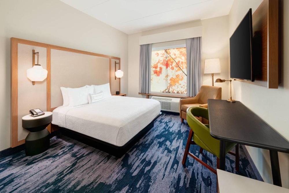 Guest Room, 1 King interior